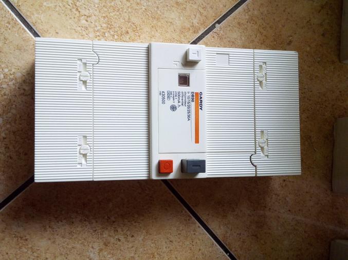 Disjoncteurs de branchement neufs