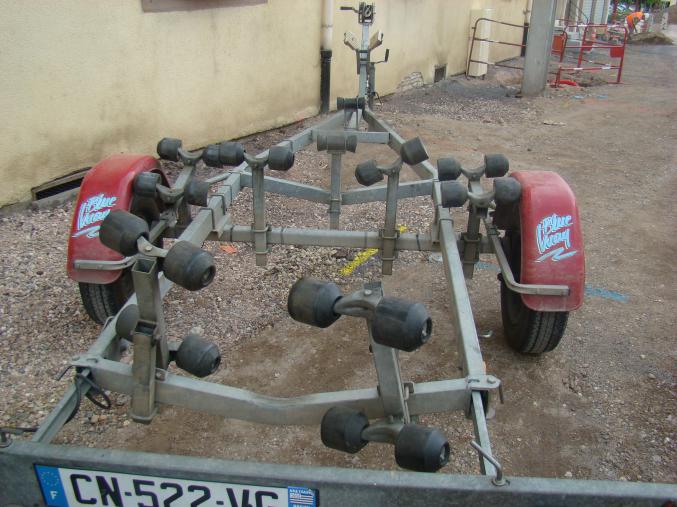 Remorque bateau de marque Satellite