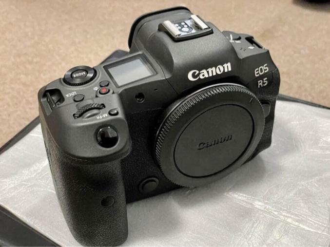 Canon EOS R5