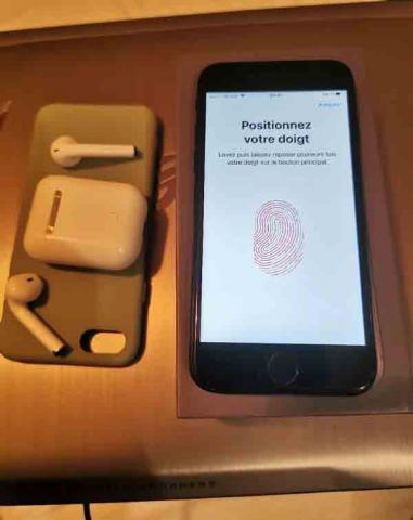 IPhone 7 32 Go (Noir de Jais)