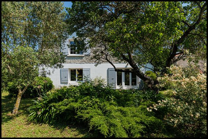 Maison 8 chambres, sur 2 niveaux indépendants.