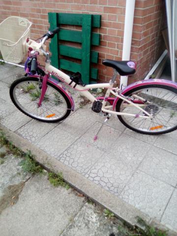 Vélo fille VTT b'twin