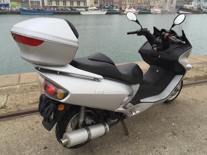 Scooter 125  TBE  818km