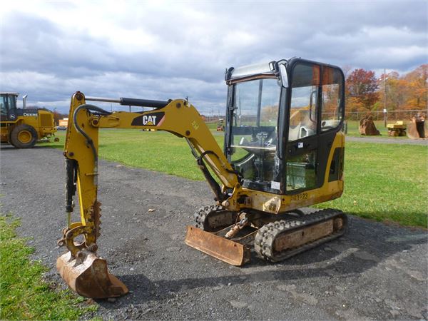 Mini pelle Caterpillar 301.8C 