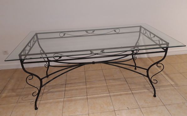 Table en verre et fer forgé