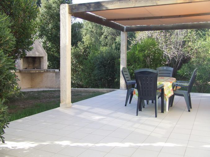 Rez de jardin sur terrain clôturé à 5 minutes de la plage