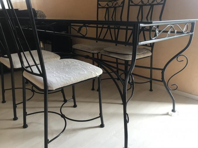 Table+chaises fer forgé et verre s.a.m
