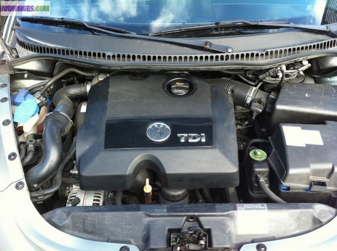 VOLKSWAGEN NEW BEETLE