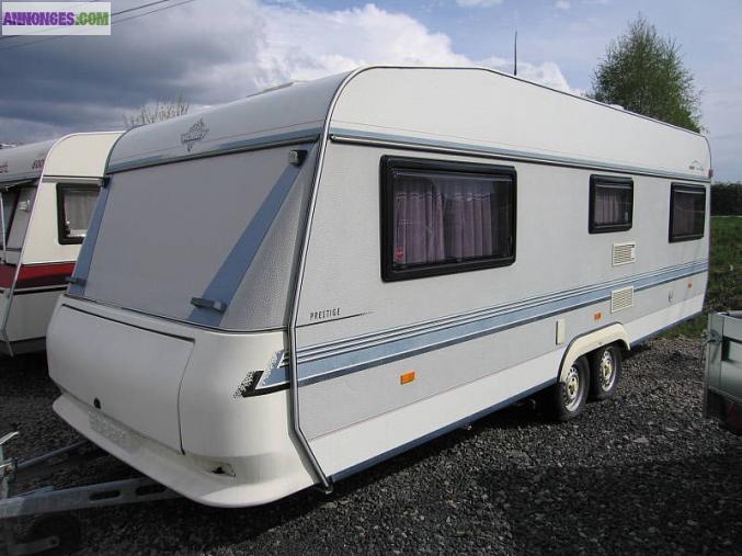 Donne caravane hobby 600 