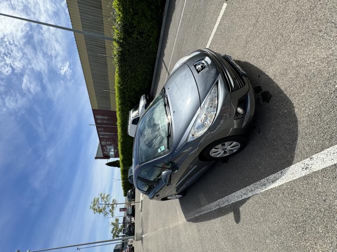 Peugeot 207 phase 2 toit panoramique 