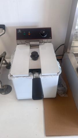 Friteuse électrique sur table 8L