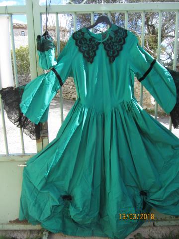 Costumes époque femme