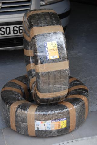 Pneu neuf agilis 225/70R15 112Q