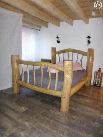 Lit en rondin d'acacia