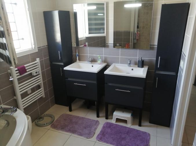 Villa 3 faces avec 4 chambres et piscine