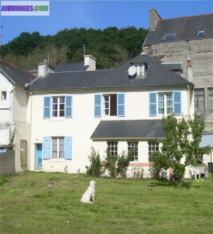 Affaire à saisir: Jolie maison de ville au coeur de Morlaix en bordure de rivière