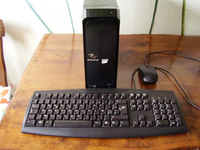 TOUR PACKARD BELL IMEDIA PARFAIT ETAT(2ANS)