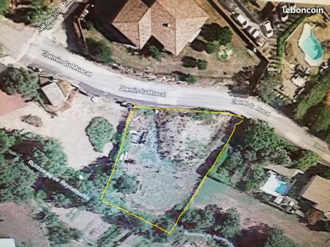 Maison de village et terrain