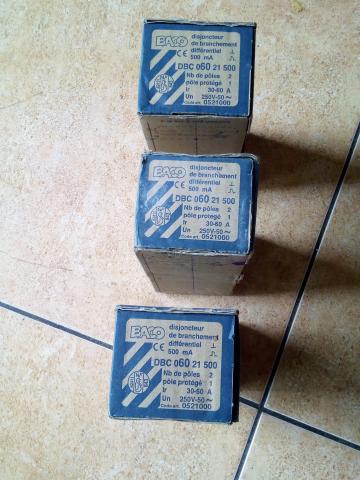 Disjoncteurs de branchement neufs