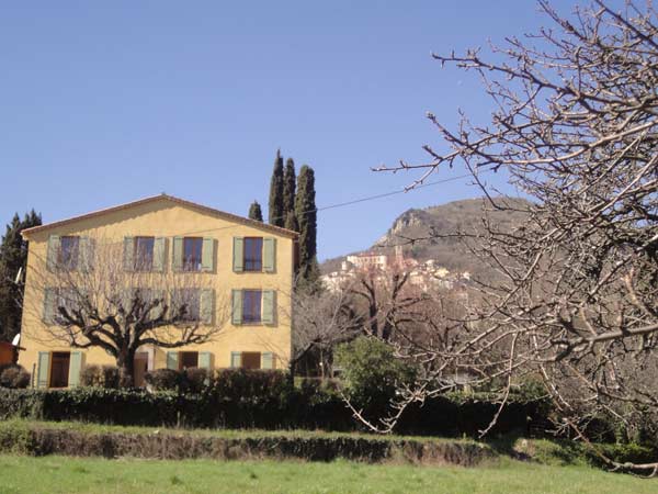 F3 EN VILLA 20 MN DE SOPHIA ANTIPOLIS, CANNES & NICE