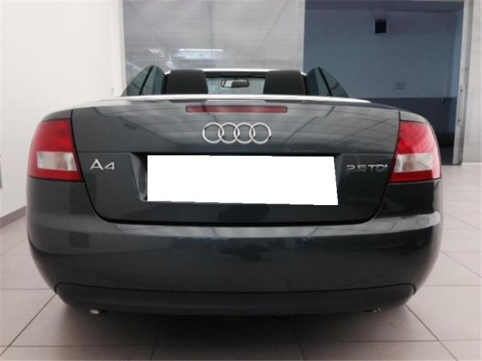 AUDI   A4