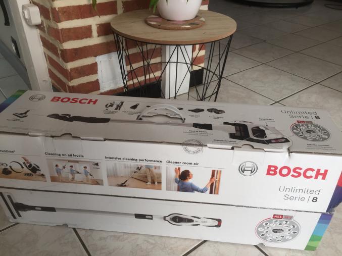 Aspirateur Bosch 18V série 8   Neuf