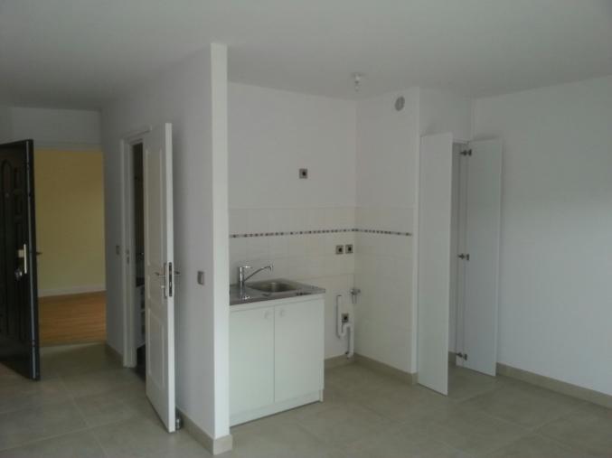 LOCATION BEAUX DE F2 NEUFS