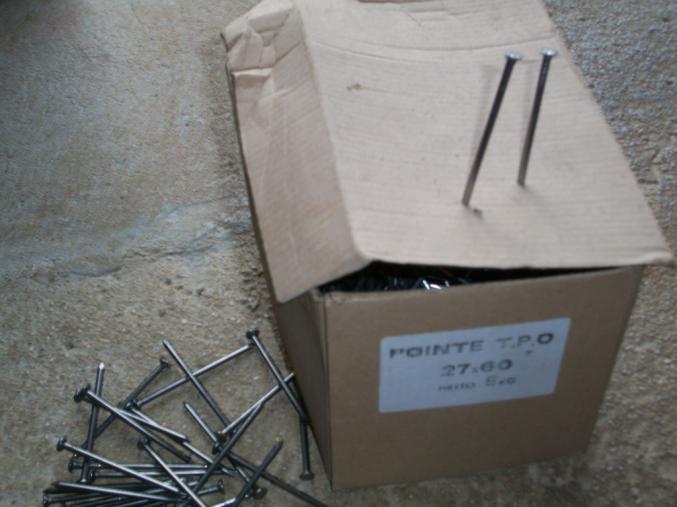 Clous torsade ou pointe tête plate ordinaire