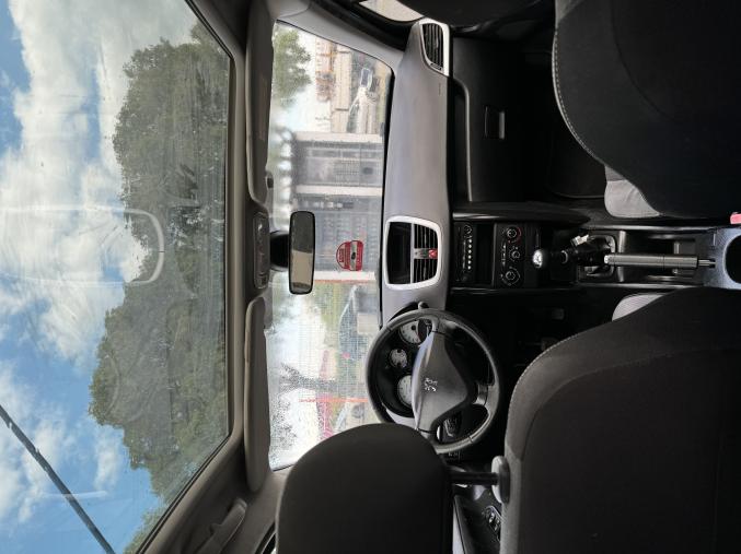 Peugeot 207 phase 2 toit panoramique 