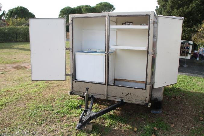 Remorque fourgon 750 kgs 2 essieux neufs.