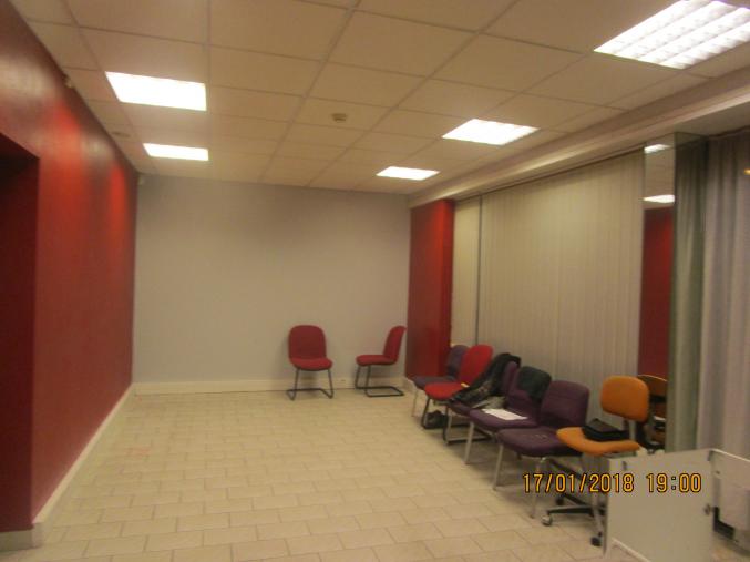 02700 TERGNIER, local commercial