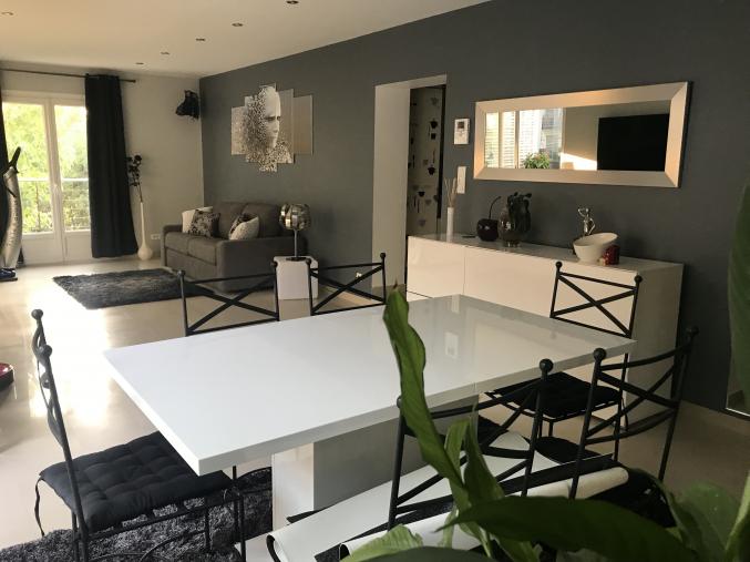 VILLA DE STANDING EN PLEINE NATURE ET AU CALME