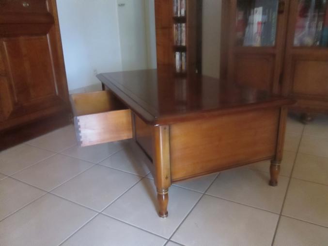 Table de salon en merisier