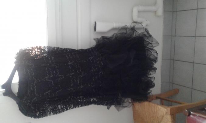 ELEGANTE ET BELLE ROBE DE SOIREE