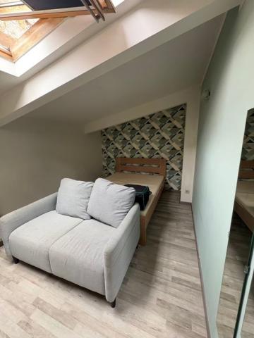 Studio meublé en duplex à louer