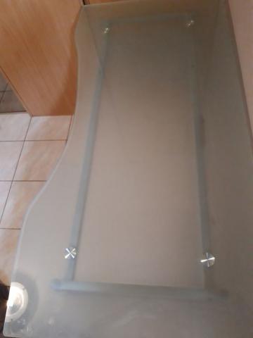 Bureau en verre et fer forgé