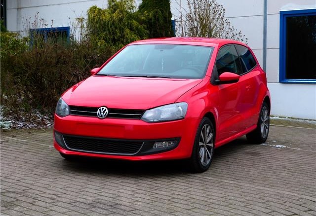 Volkswagen Polo 1.2i couleur rouge