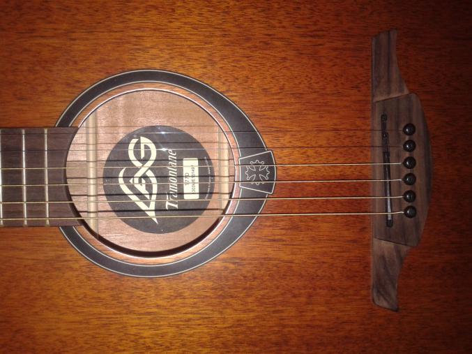 Guitare acoustique LAG TramontaneT77D + accessoires