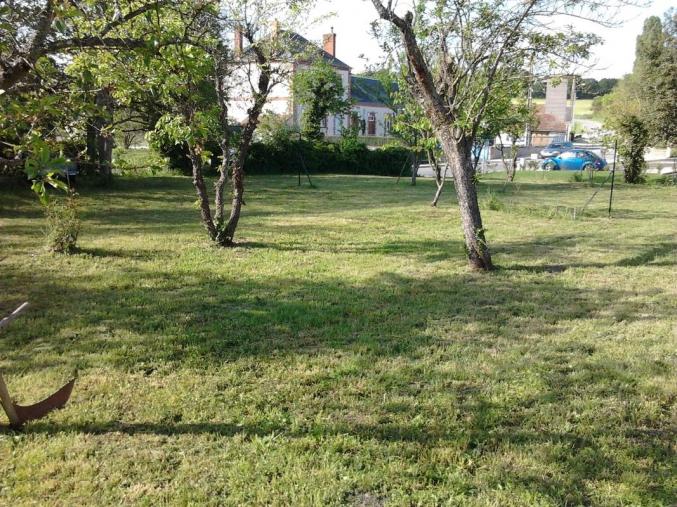 Terrain à bâtir de 912 m2 plein centre bourg de Pierrefitte ès Bois