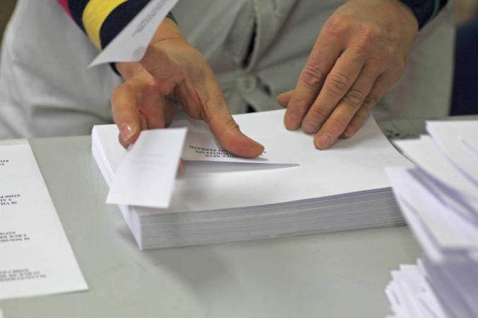 Recherche une personne disponible pour un travail à domicile dans la Mise Sous Pli.