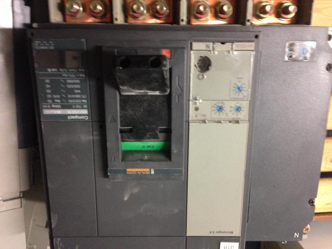 Recherche disjoncteur industriels