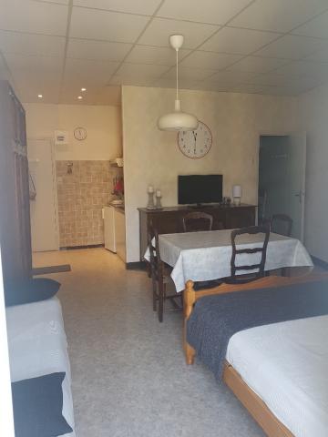 Appt spacieux, rue principale, 5min des cures