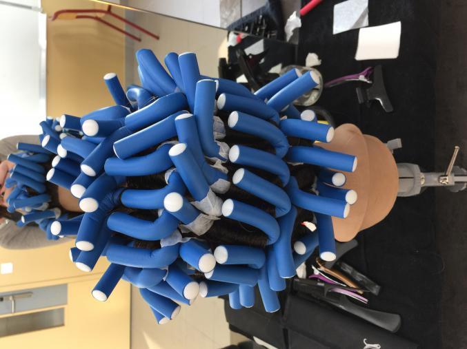 Recherche modèle permanente pour examens de coiffure