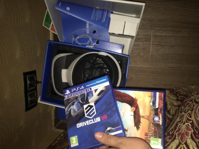VR PS4 + caméra PS4 + 2 jeux VR