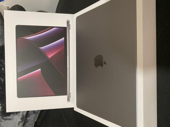 Macbook pro M2 Max 14pouce 96go 2To 12C CPU 38C GPU