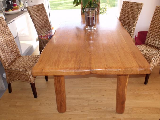 Belle table en chêne massif