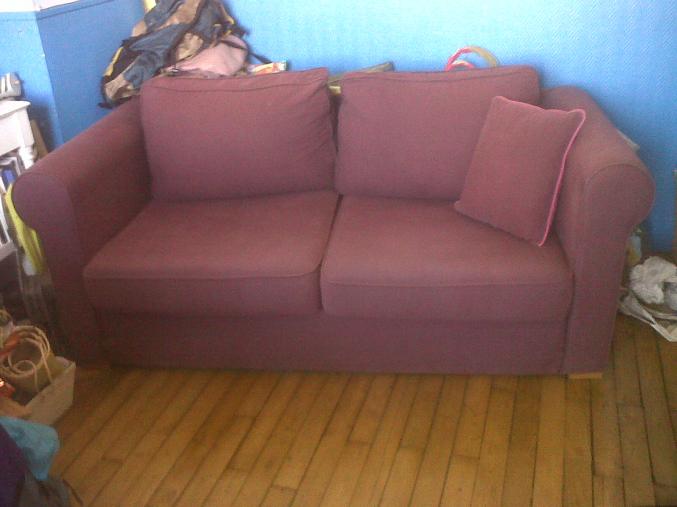 Chouette canap convertible cassis Alinéa + coussin