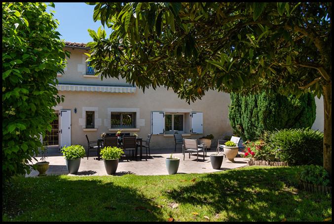 Maison ancienne rénovée avec ile privative