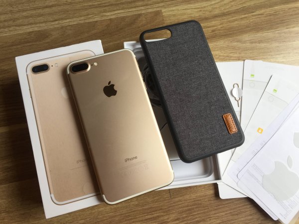 Unlocked Brand Apple iPhone 7 Plus Gold ( 128GB)