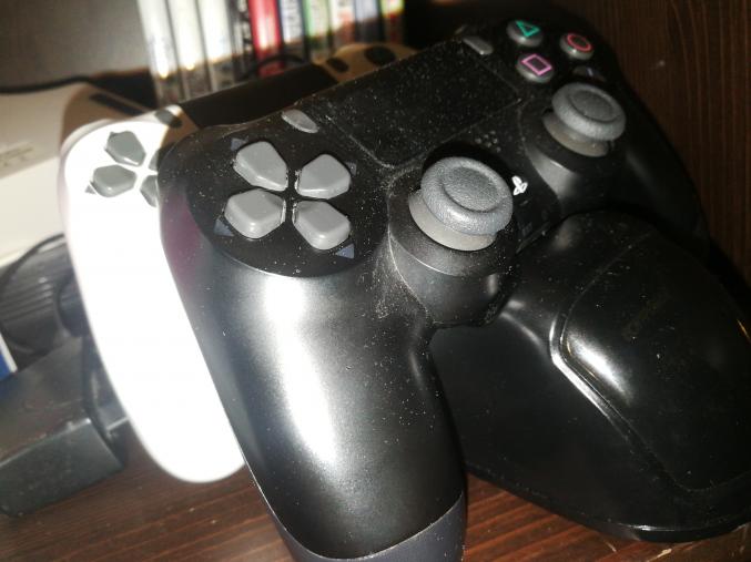 Play 4 et accessoires